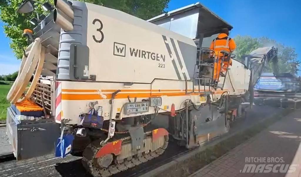 Wirtgen W 220 아스팔트 콜드 밀링 기계