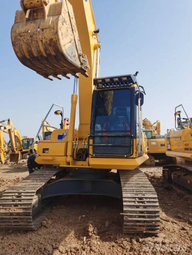 Komatsu PC 200 대형 굴삭기 29톤 이상