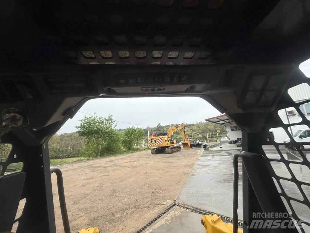 Komatsu SK 07 J-2  스키드로더