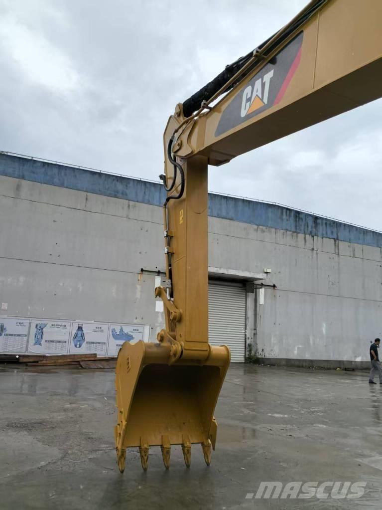 CAT 320 D L 대형 굴삭기 29톤 이상