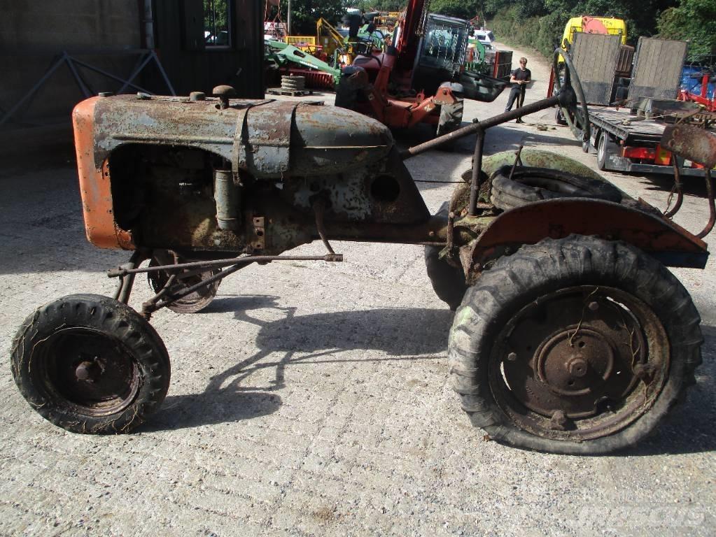 Allis-Chalmers B 트랙터