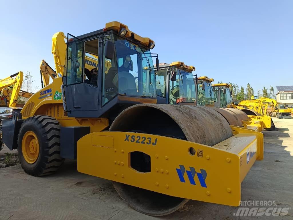 XCMG XS 223 J 싱글 드럼 롤러