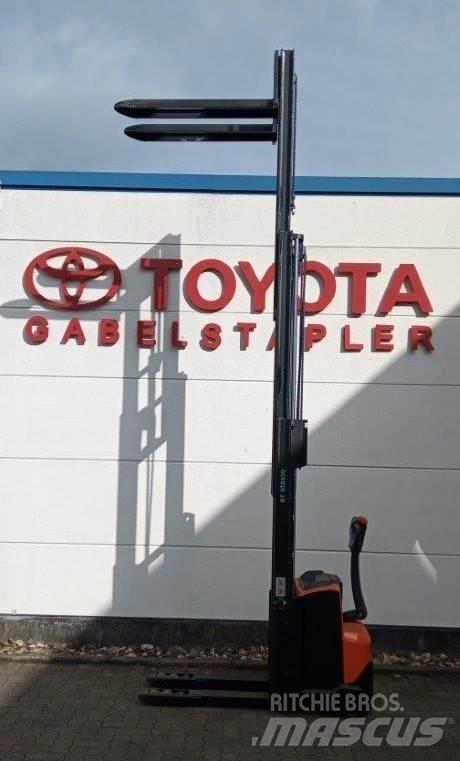 Toyota SWE120L 포크리프트