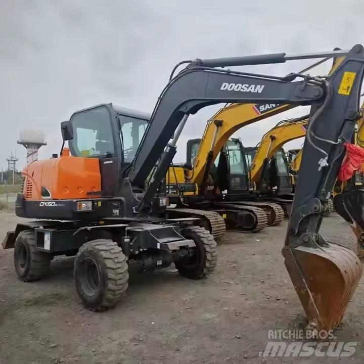 Doosan DX 60W  휠 굴삭기