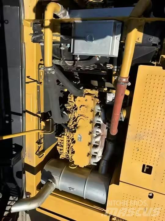 CAT 320 D L 대형 굴삭기 29톤 이상