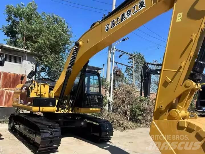 CAT 320 D L 대형 굴삭기 29톤 이상