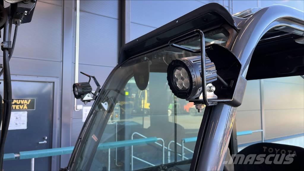 Toyota 02-8 FDF 18 디젤 지게차