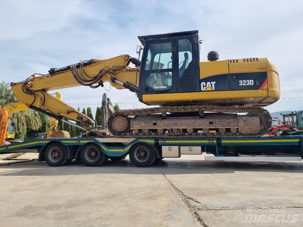 CAT 323 D L 대형 굴삭기 29톤 이상