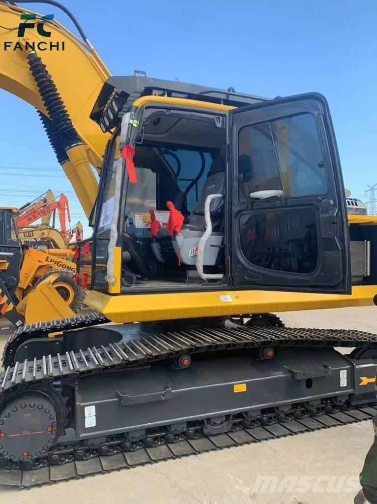 Komatsu PC 210 소형 굴삭기 7톤 미만