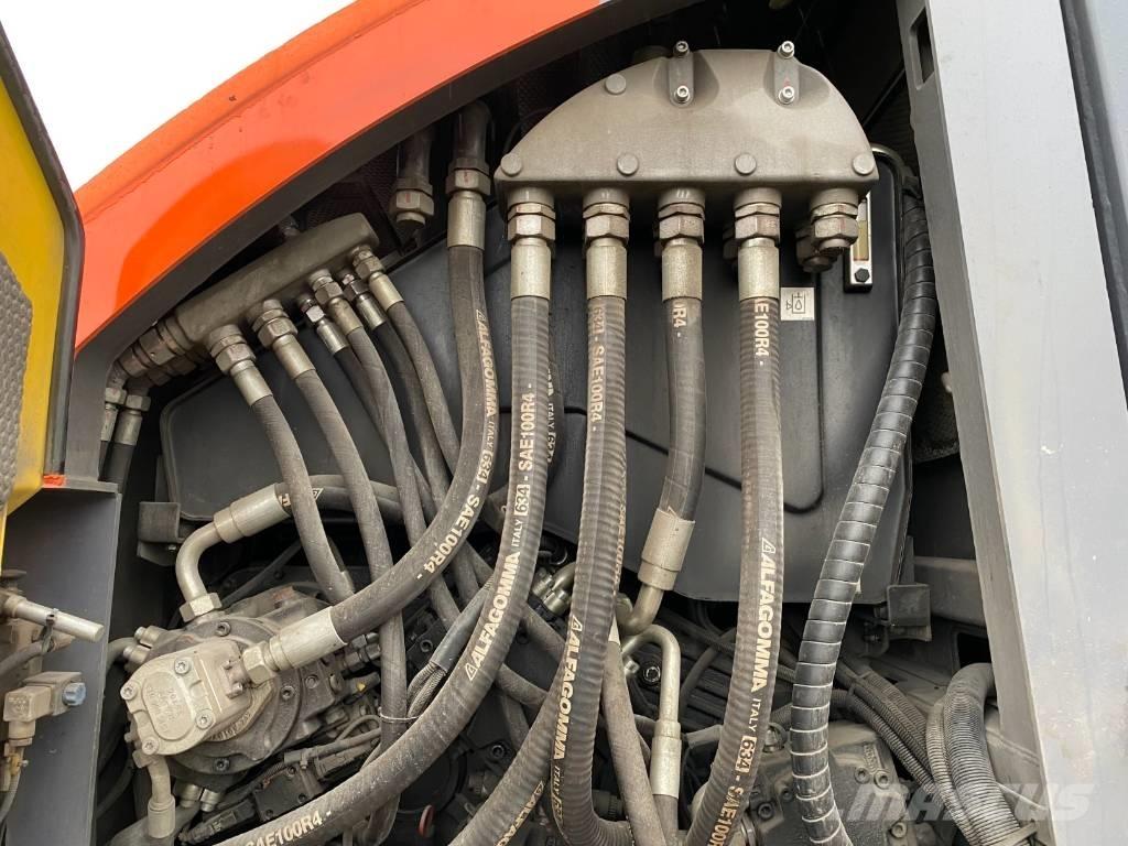 Bomag BMF 2500 S 아스팔트 포장장비