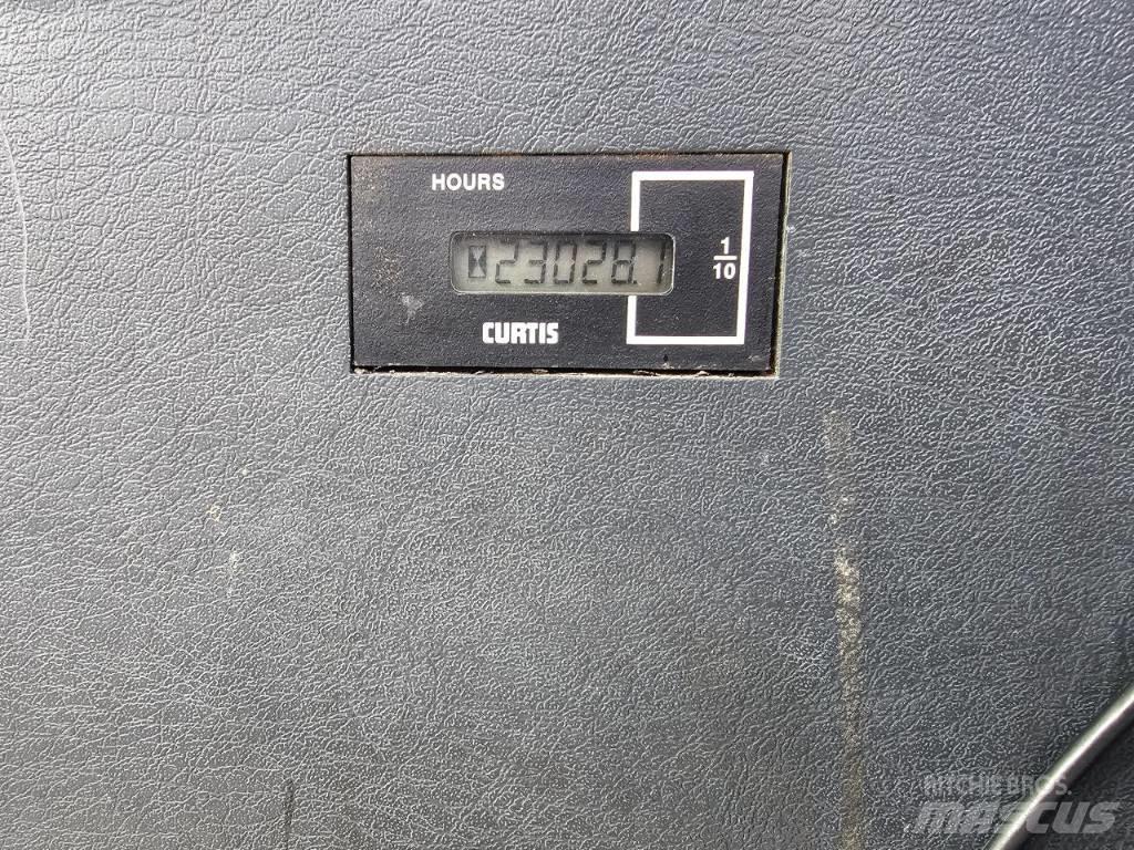 Hyundai Robex 300 LC 대형 굴삭기 29톤 이상