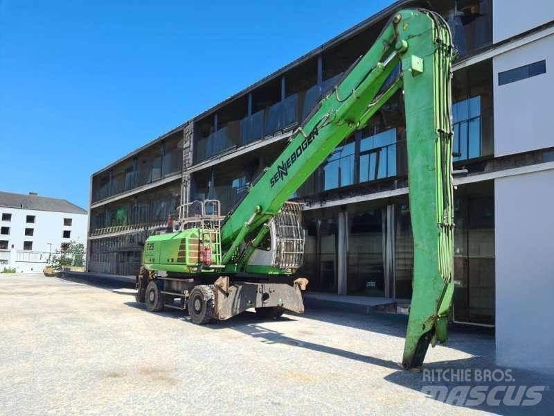 Sennebogen 825 폐기물/산업 처리기