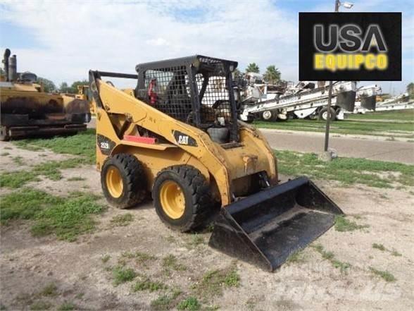 CAT 252B3  스키드로더