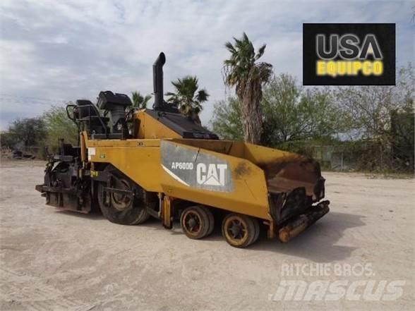 CAT AP-600D 아스팔트 포장장비
