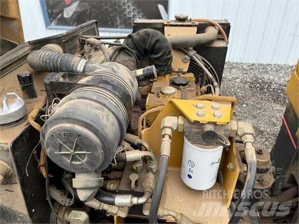 CAT CB-224E 싱글 드럼 롤러