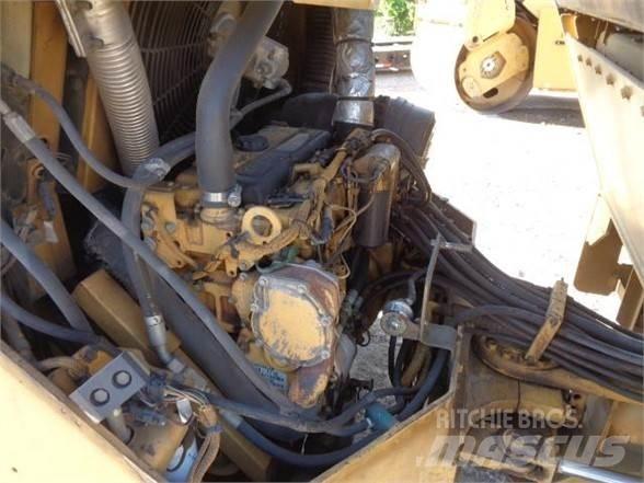 CAT CB-534D 싱글 드럼 롤러
