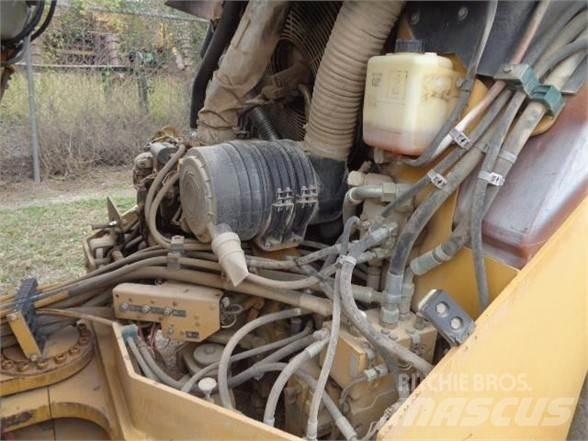 CAT CB-534DXW 싱글 드럼 롤러