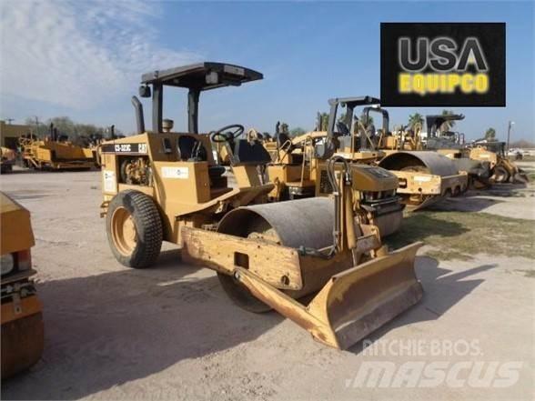 CAT CS-323C 싱글 드럼 롤러