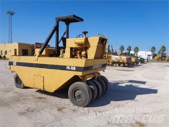 CAT PS-130 공기 타이어 롤러
