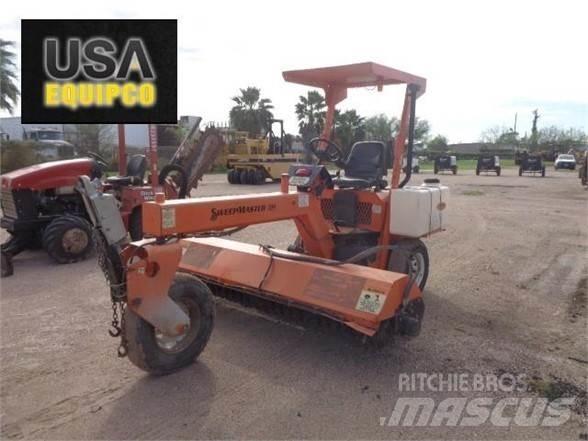  LAYMOR SM300 도로 청소차