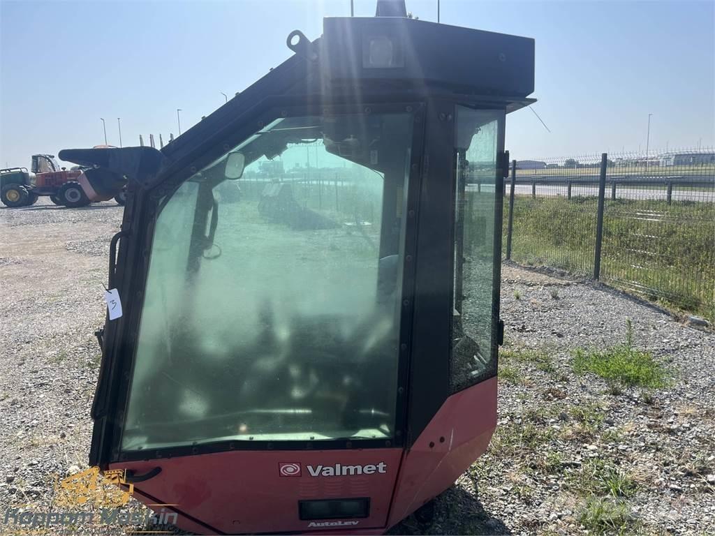 Valmet 911.1 캐빈 및 인테리어