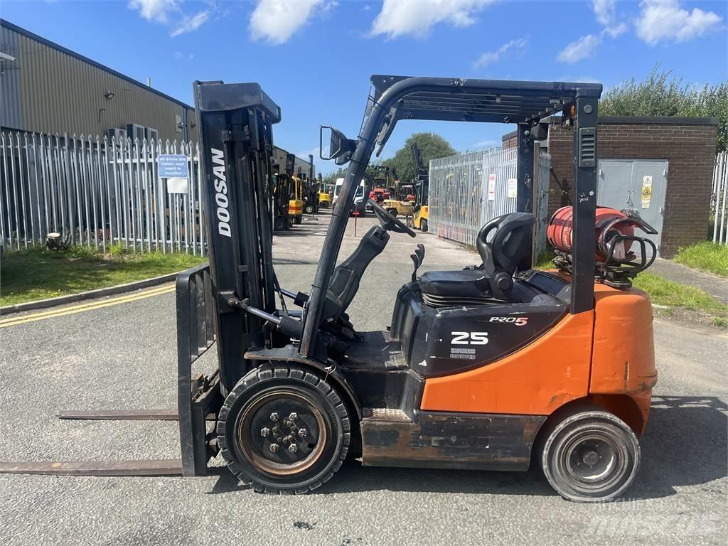 Doosan G25P-5 LPG 지게차
