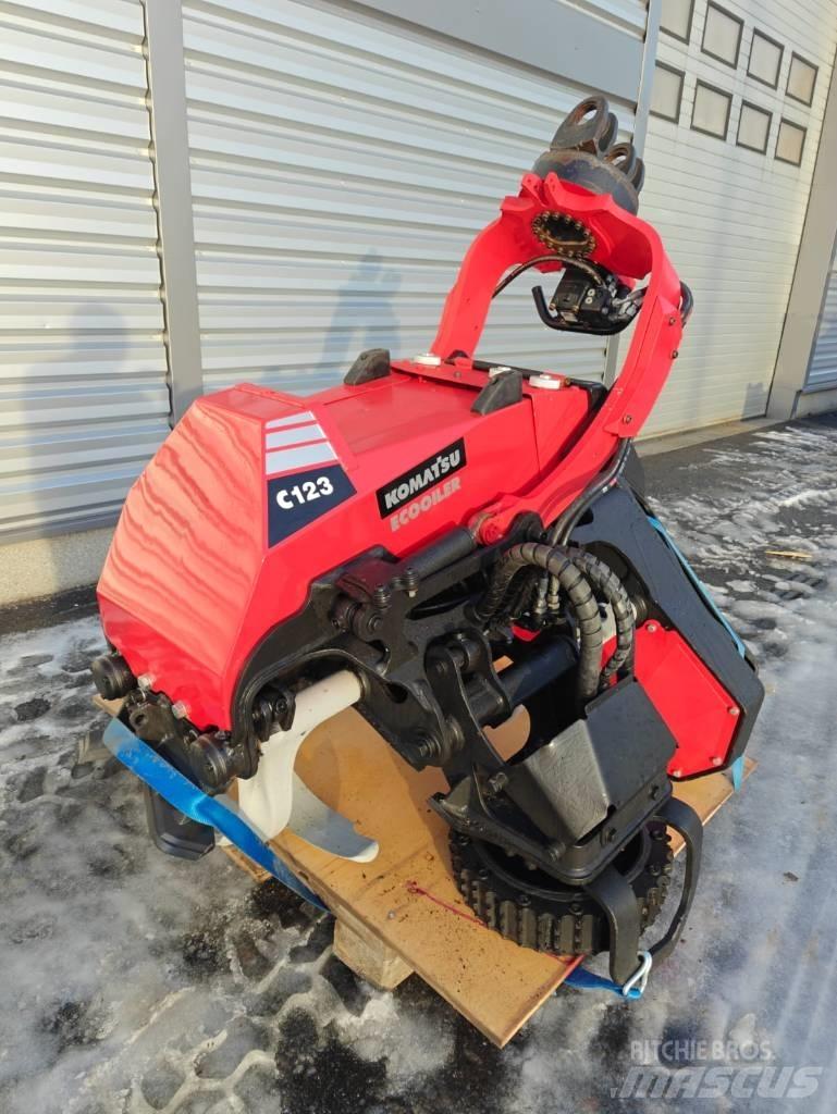 Komatsu C 123 하비스터 헤드