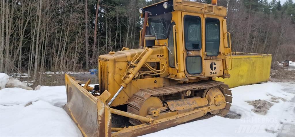 CAT D4E 크롤러 도저