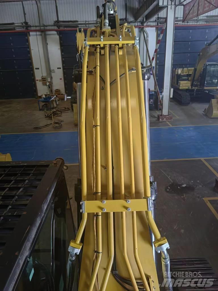 CAT 2020 CAT 323  휠 굴삭기