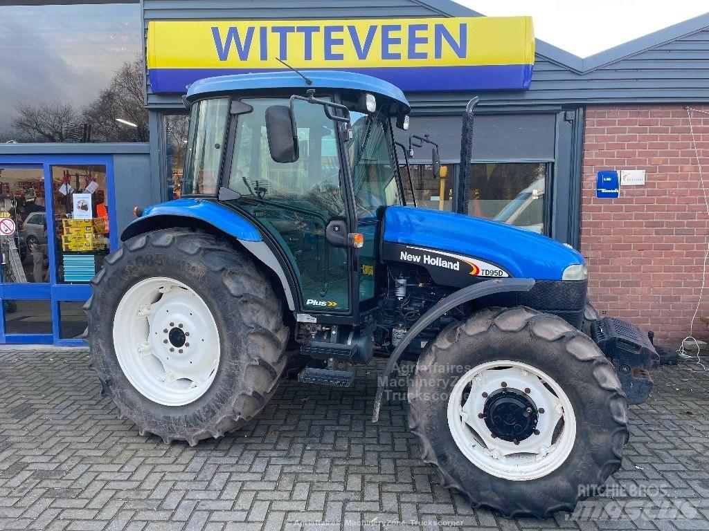 New Holland TD 95 D 트랙터