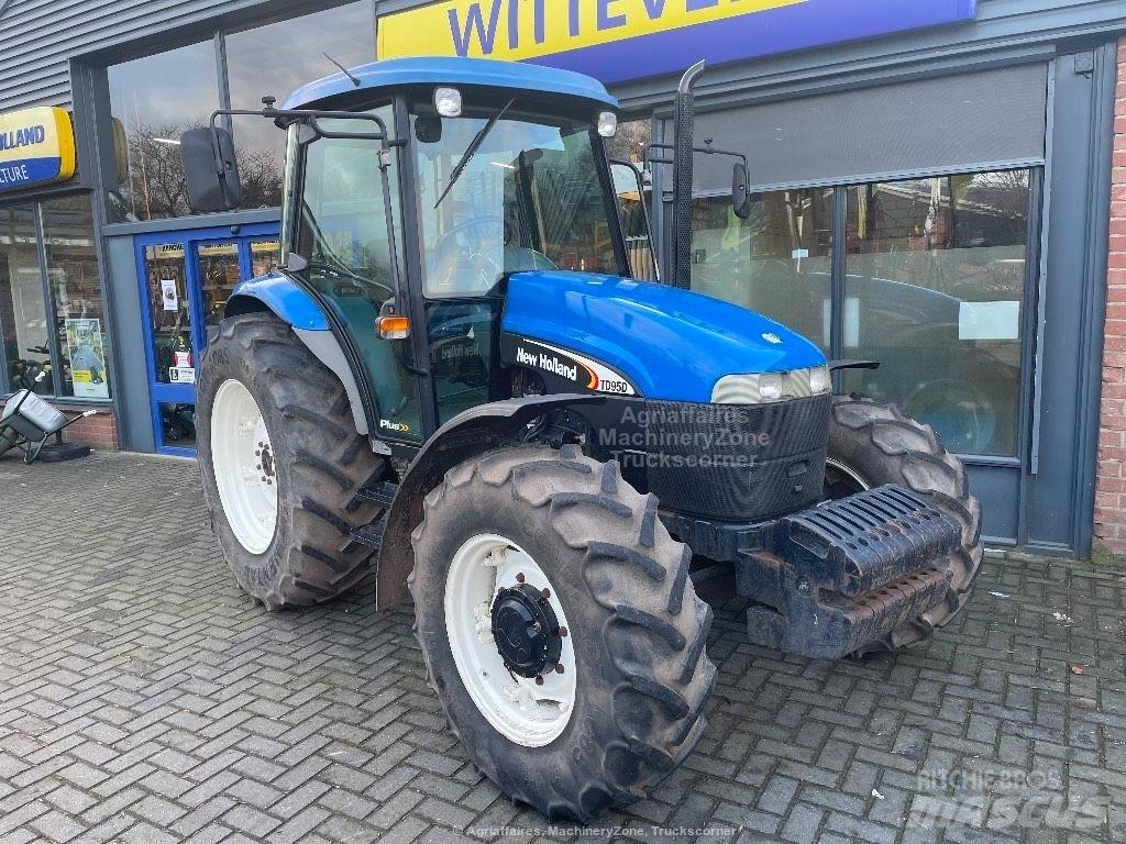 New Holland TD 95 D 트랙터