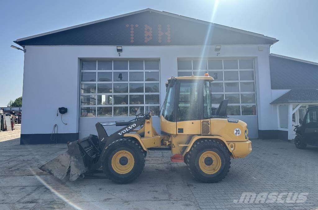 Volvo L 30 G  휠로우더