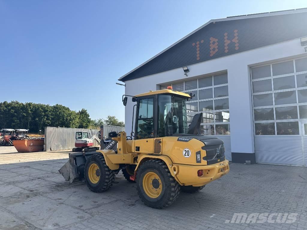 Volvo L 30 G  휠로우더
