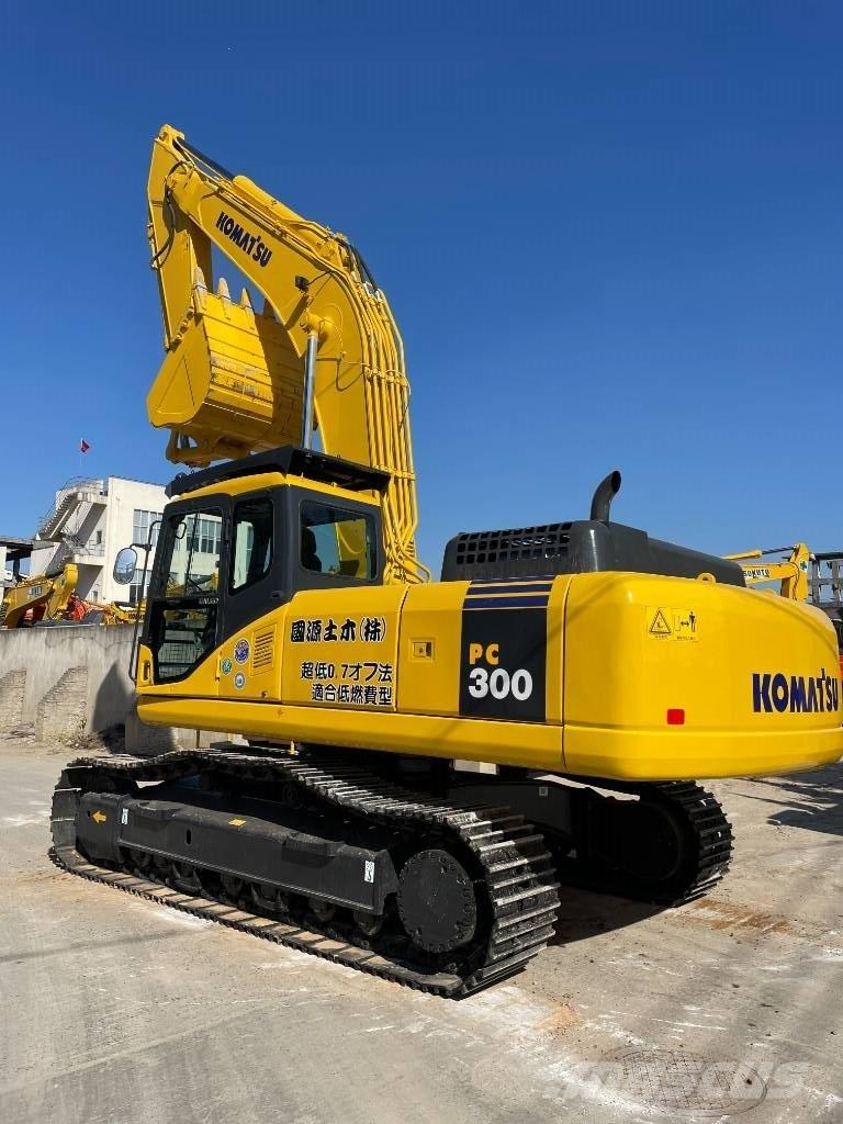 Komatsu PC 300-7 대형 굴삭기 29톤 이상