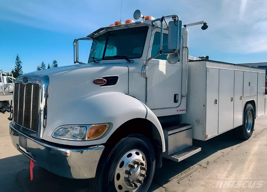 Peterbilt 335 덤프 트럭