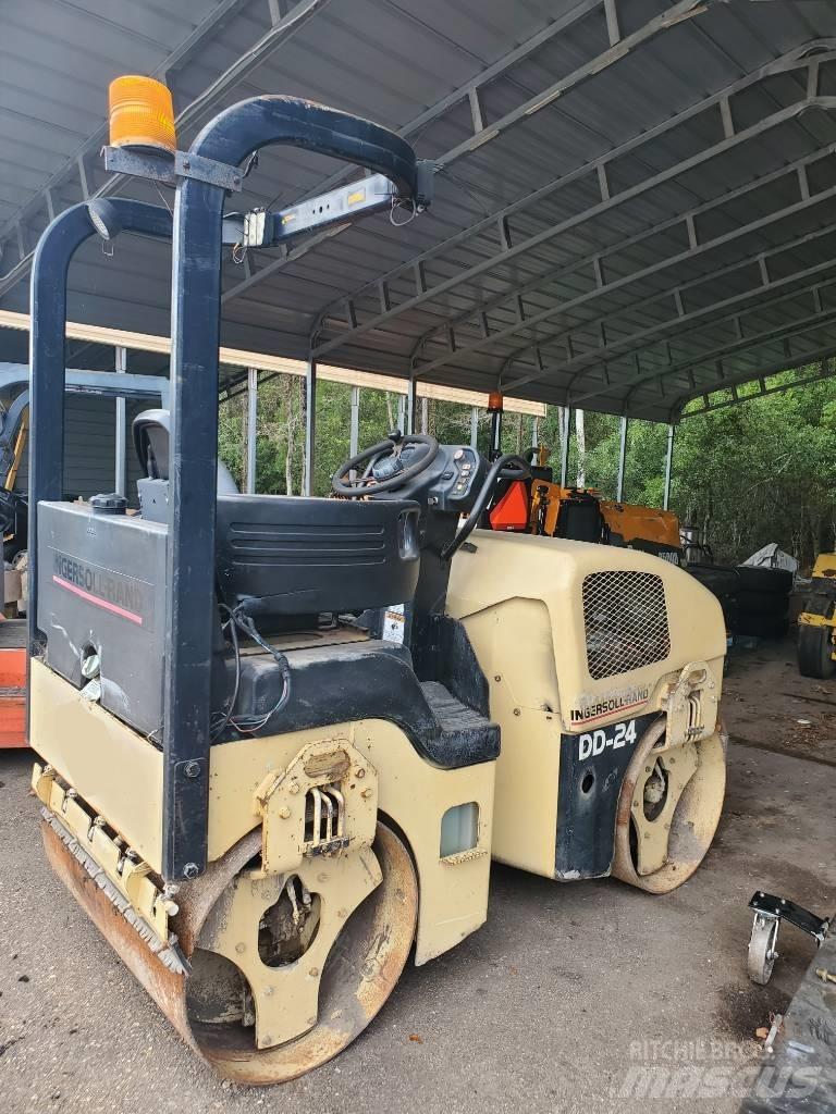 Ingersoll Rand DD 24 트윈 드럼 롤러