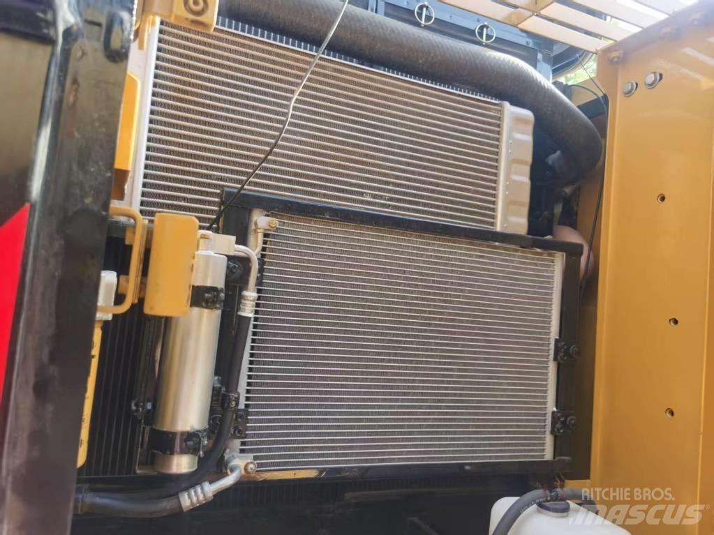CAT 320d2 대형 굴삭기 29톤 이상