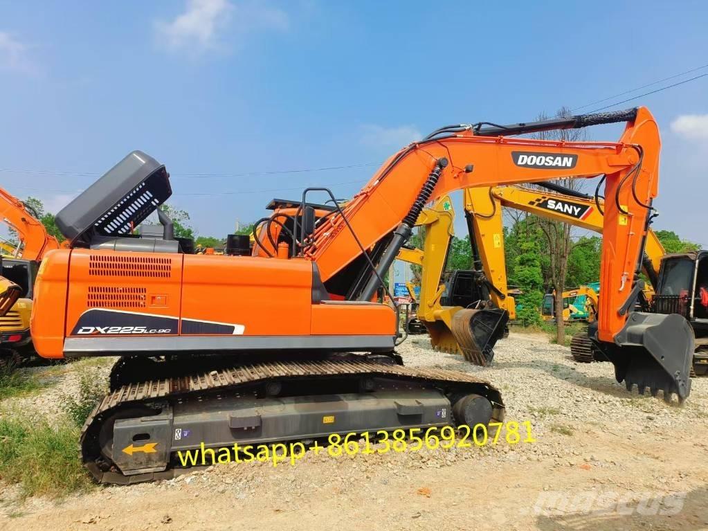 Doosan DX 225 대형 굴삭기 29톤 이상