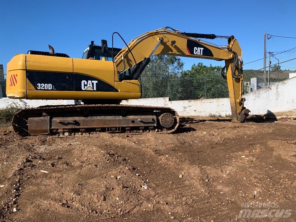 CAT 320 D L 대형 굴삭기 29톤 이상