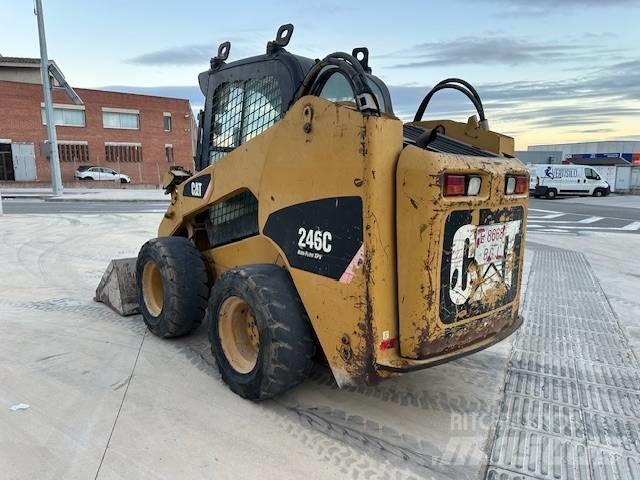CAT 246 C  스키드로더