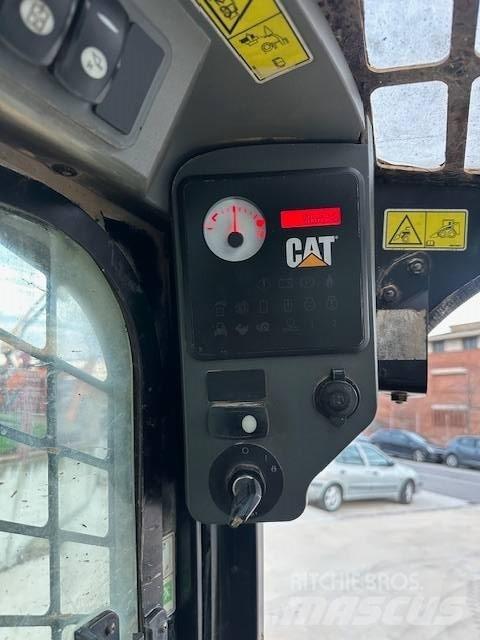 CAT 246 C  스키드로더