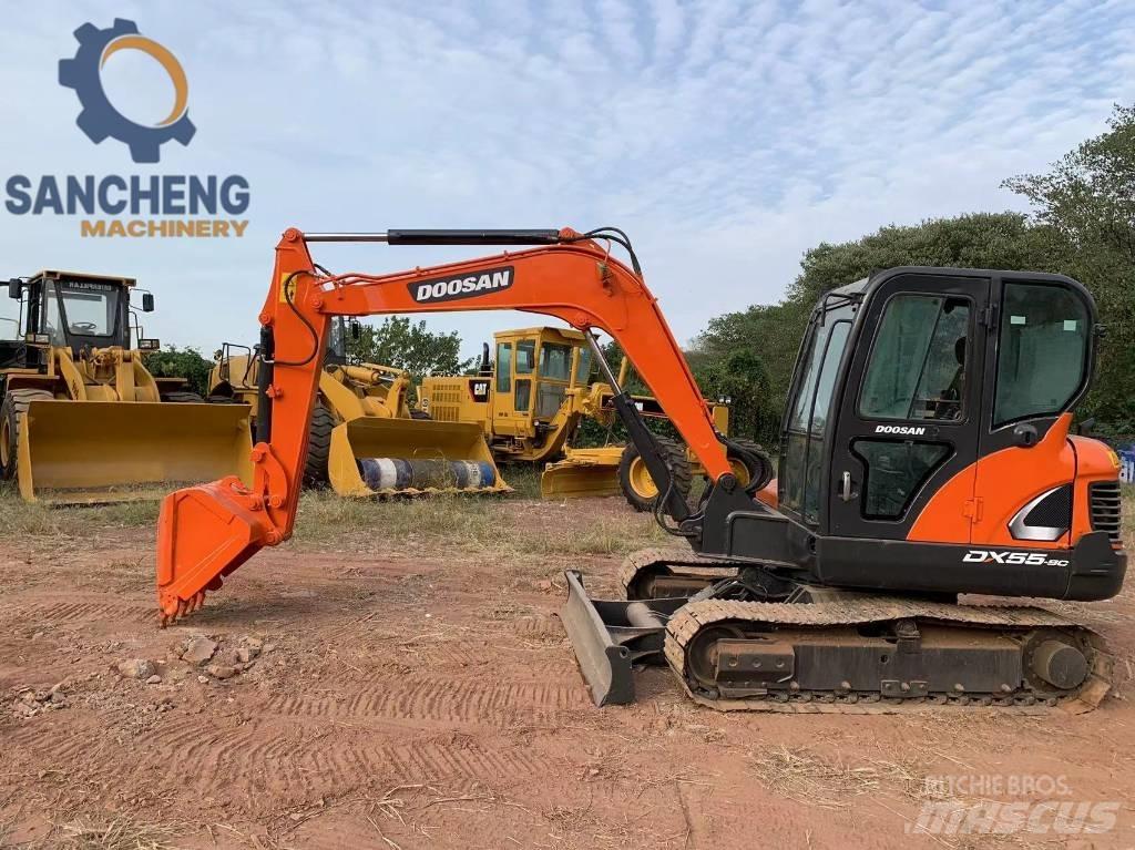 Doosan DX 55 소형 굴삭기 7톤 미만