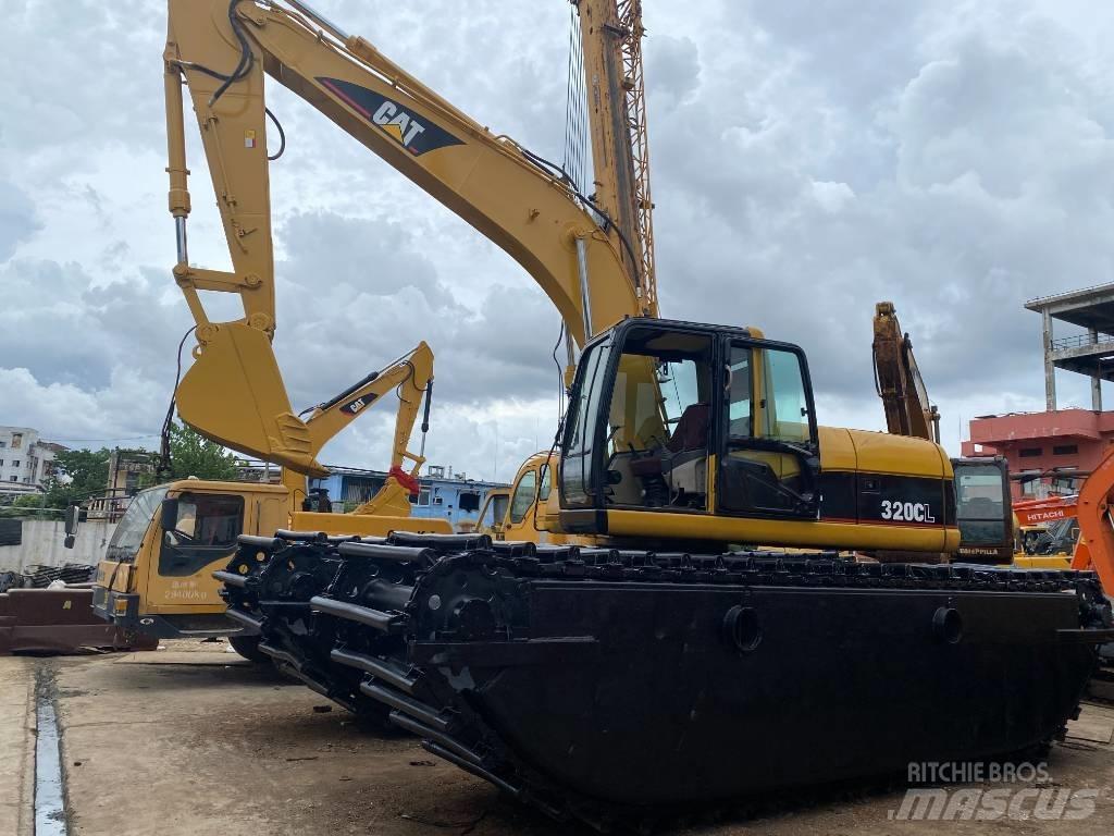 CAT 320 C 수륙양용 굴삭기