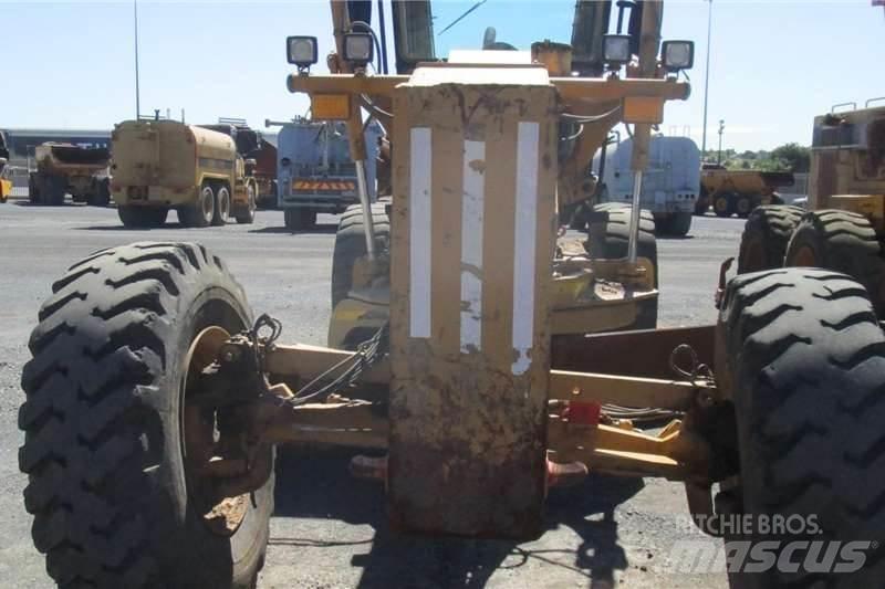 CAT 140K 그레이더