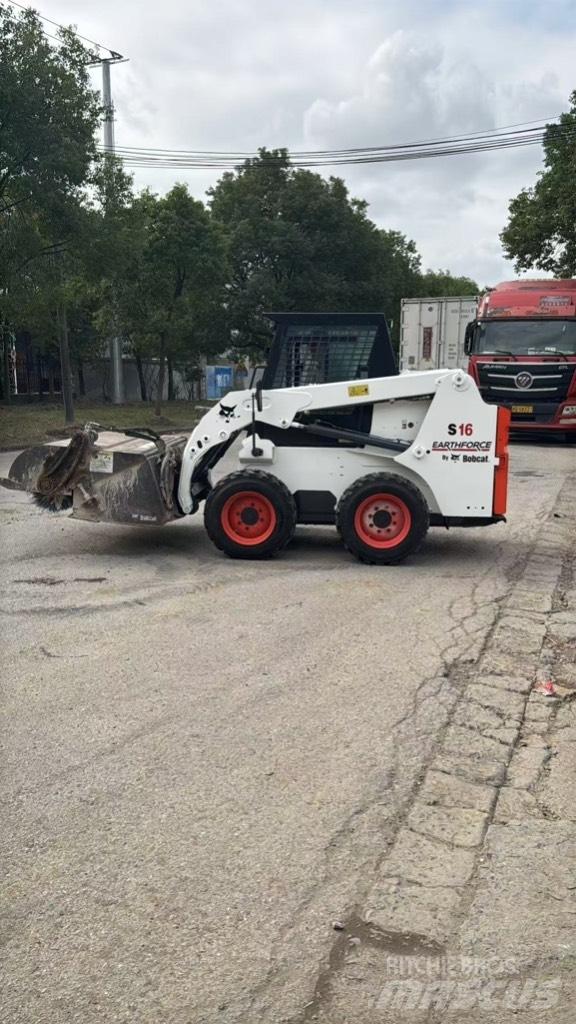 Bobcat S 16  스키드로더
