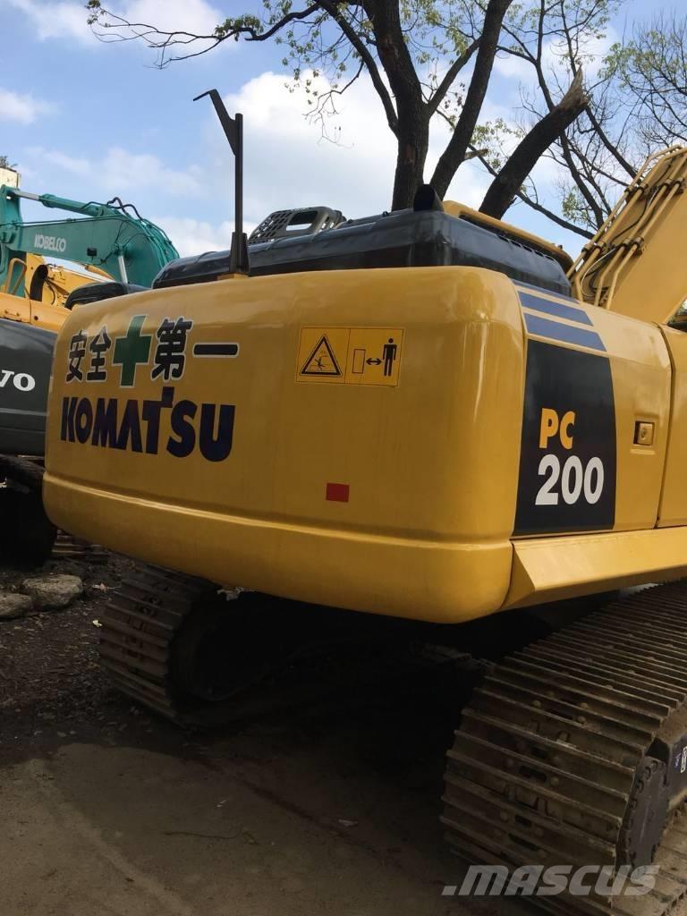 Komatsu PC 200-8 대형 굴삭기 29톤 이상