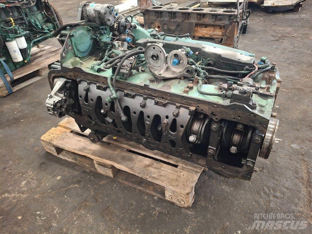 Volvo D12D420 엔진