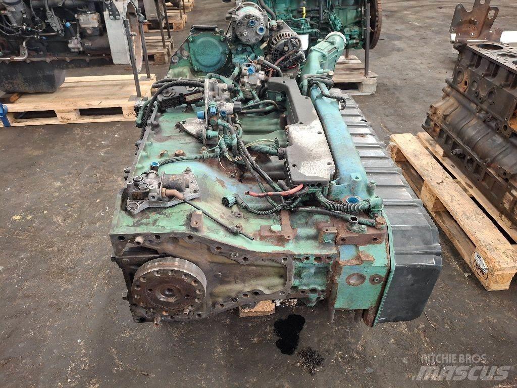Volvo D12D420 엔진