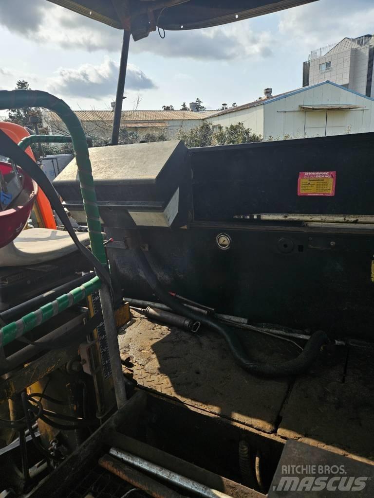 Demag DF 115 C 아스팔트 포장장비