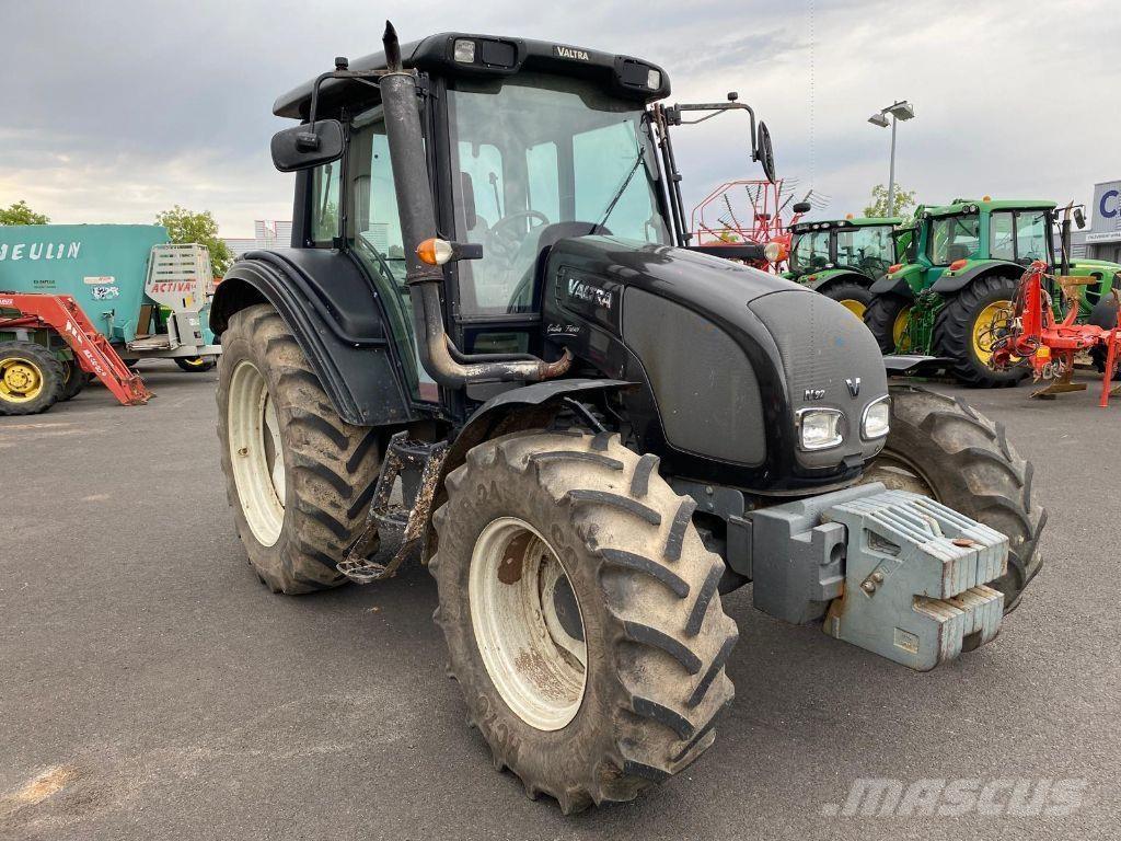Valtra N92 HITECH 트랙터